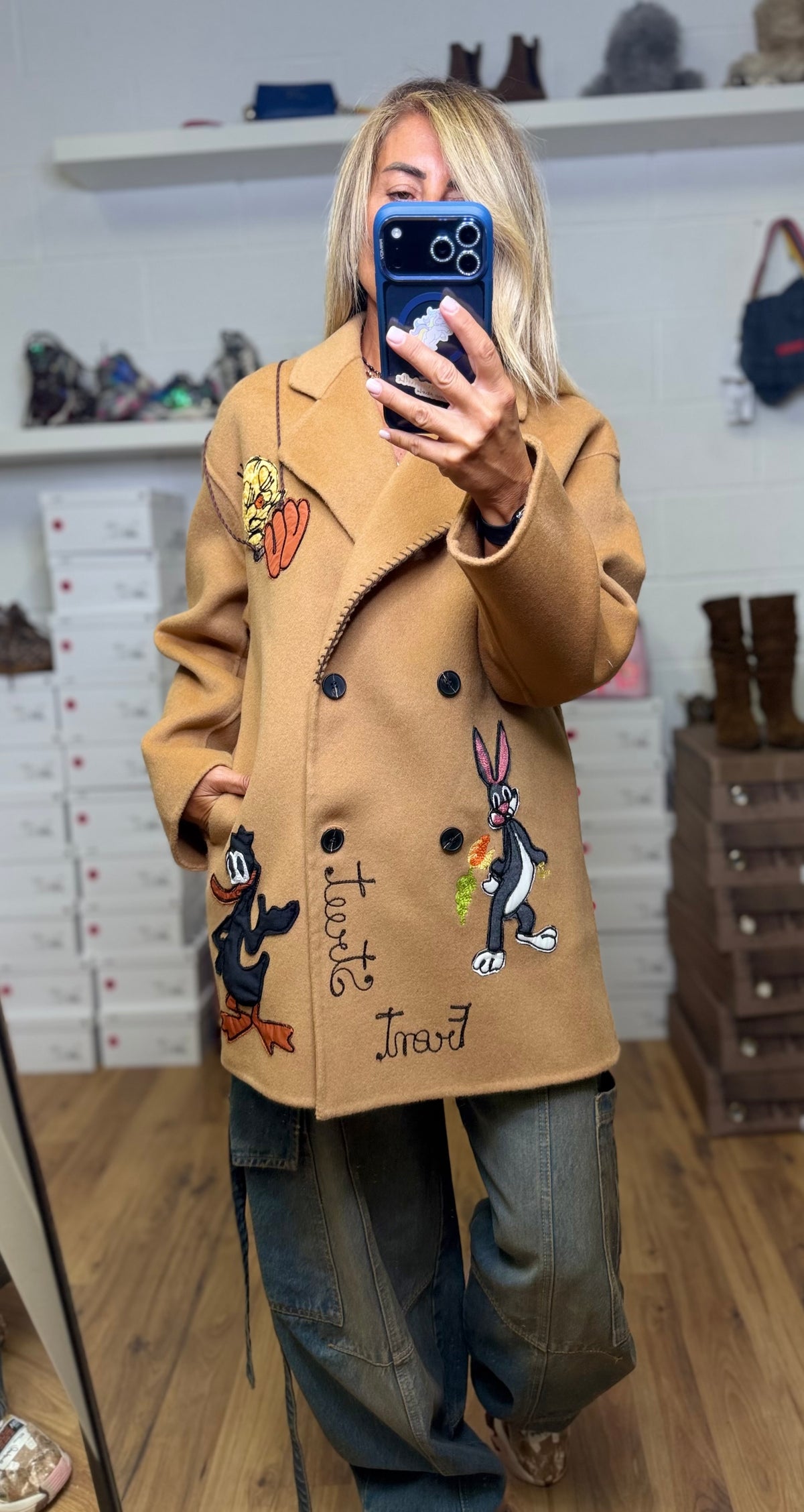 Front Street. Cappotto doppiopetto ricamato cammello