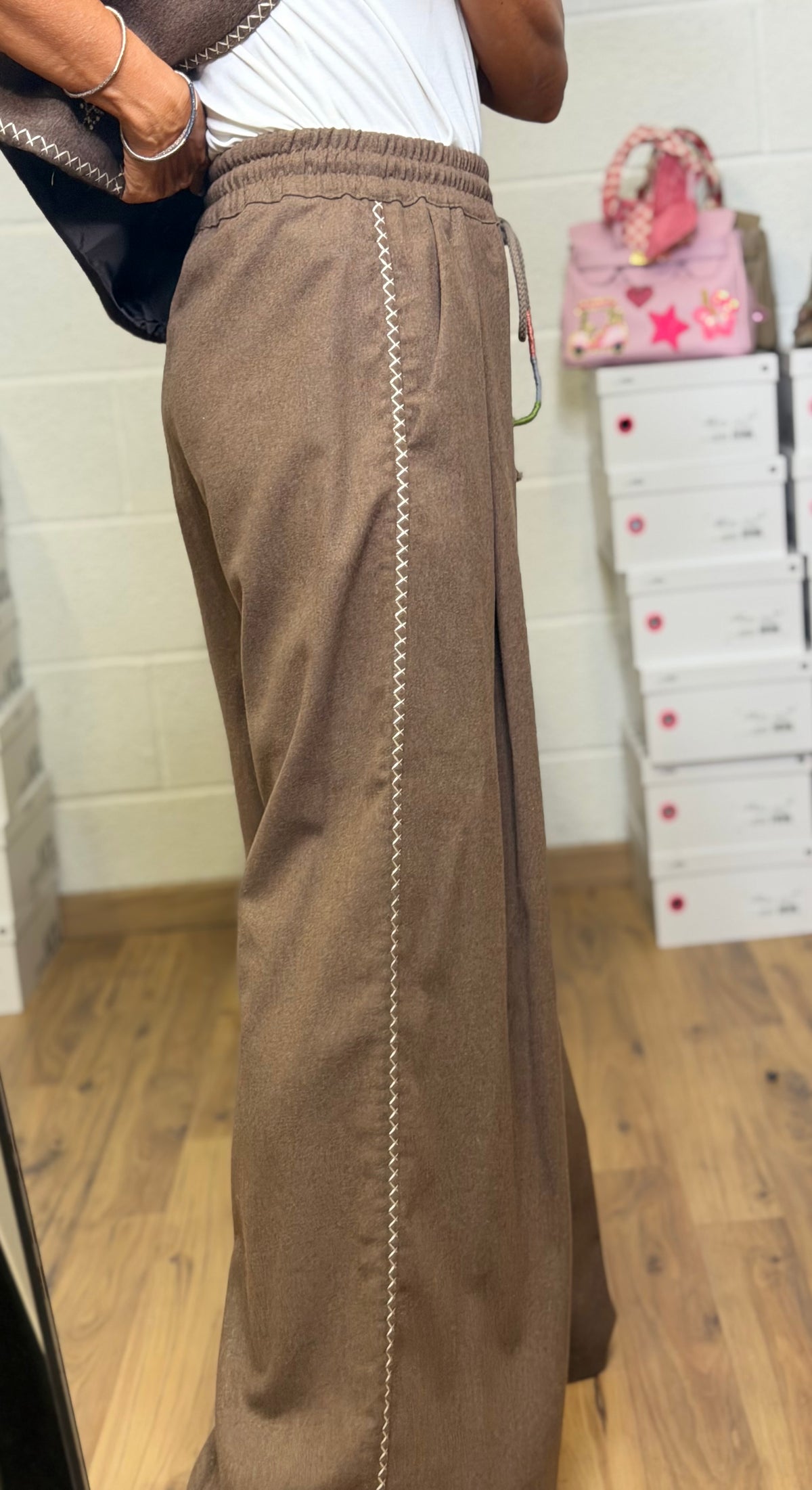 Front Street. Pantalone palazzo cioccolato