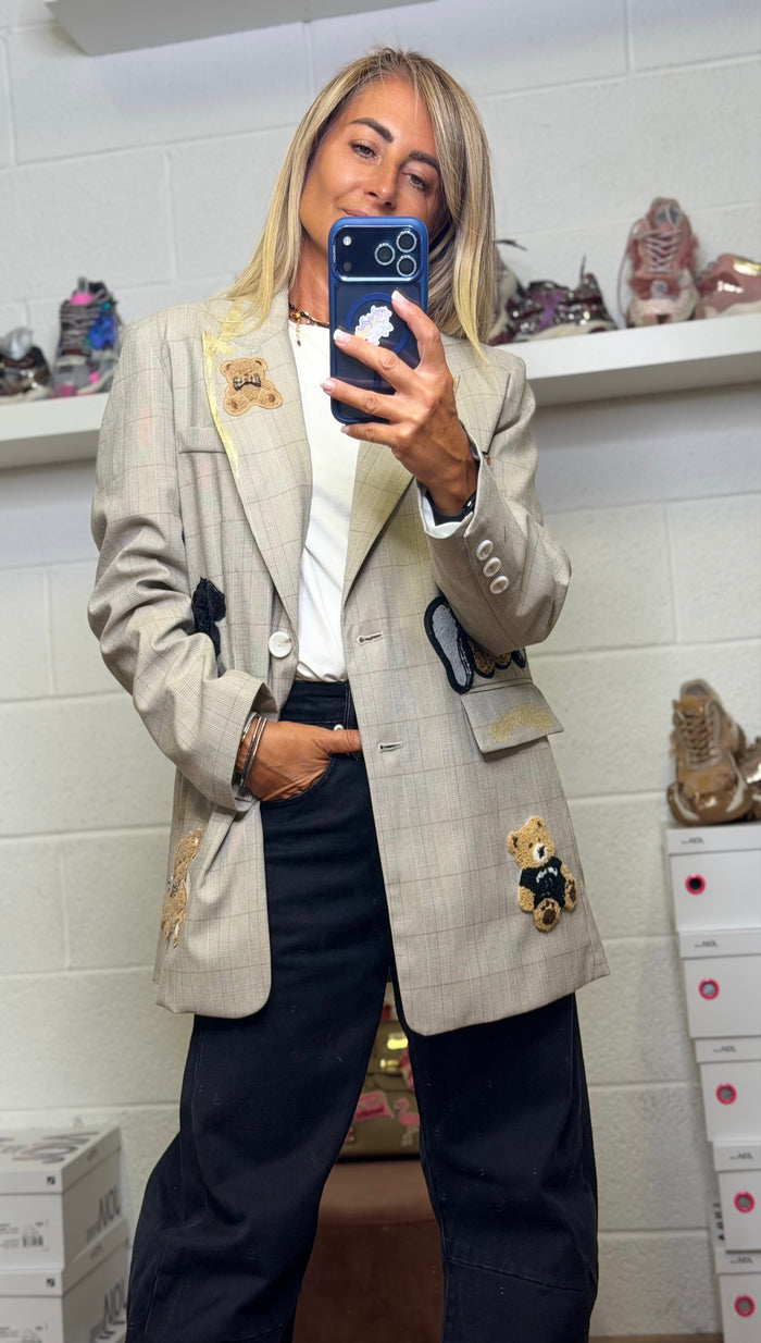 Eva Boutique 21, Abpink. Blazer check con patch Teddy