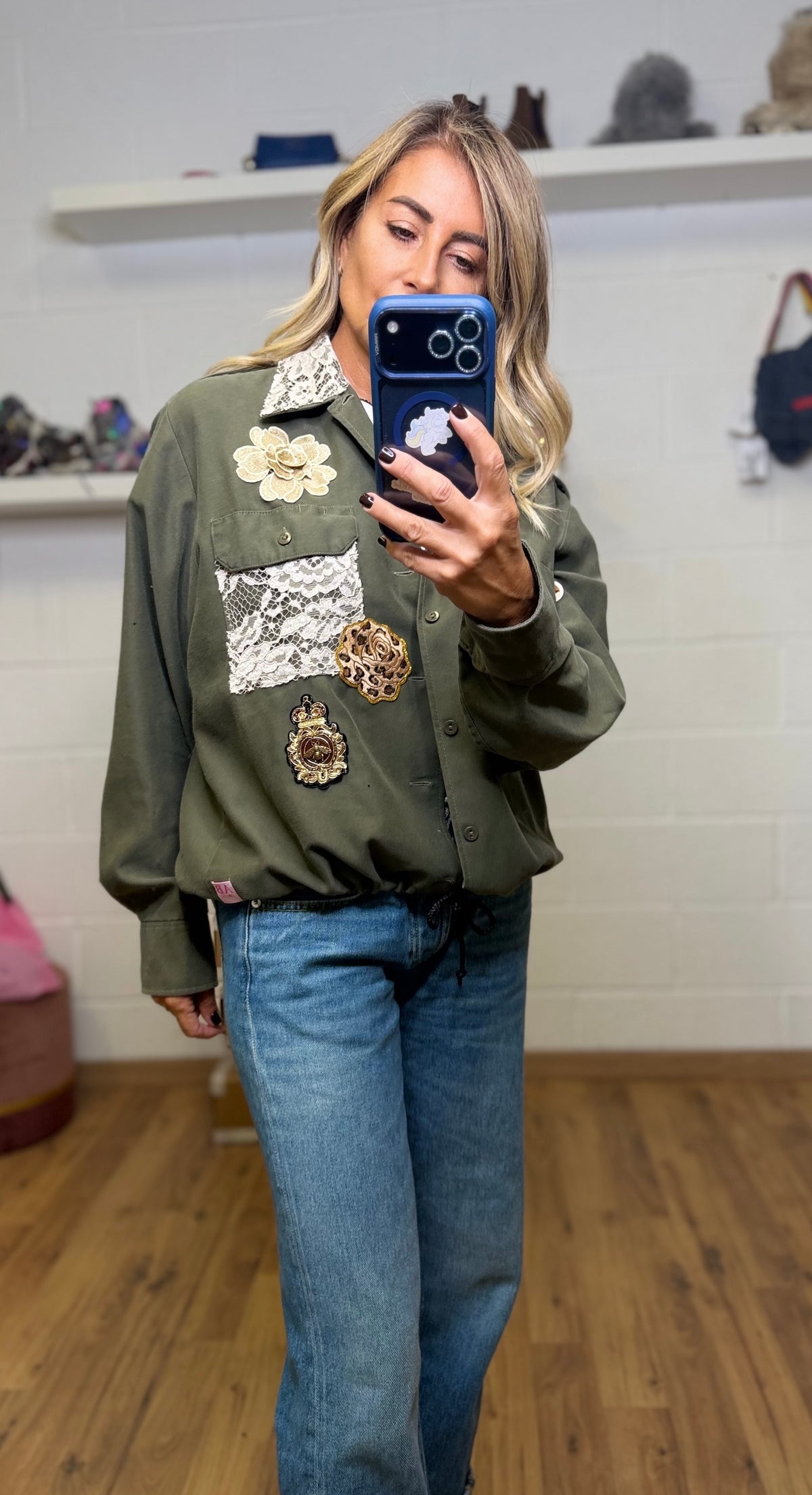 AB Pink. Bomber verde militare con applicazioni gioiello
