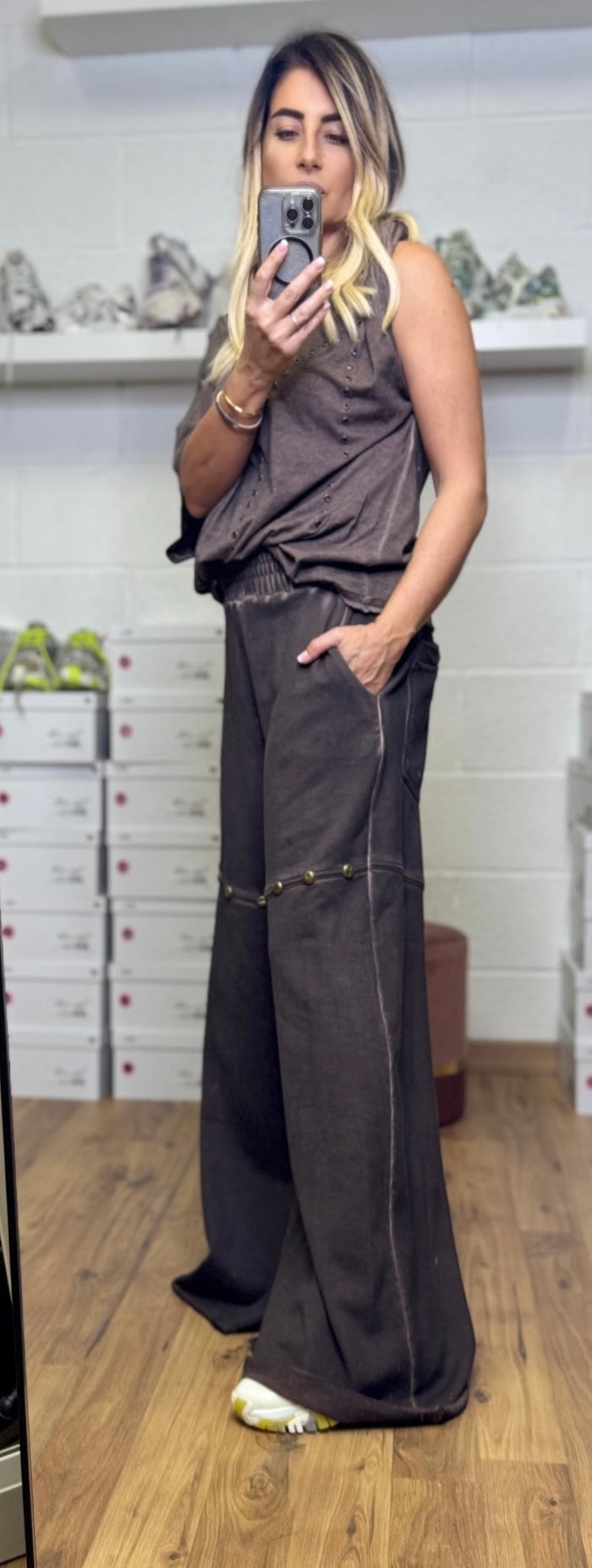 Front Street. Panta palazzo con borchie-50%