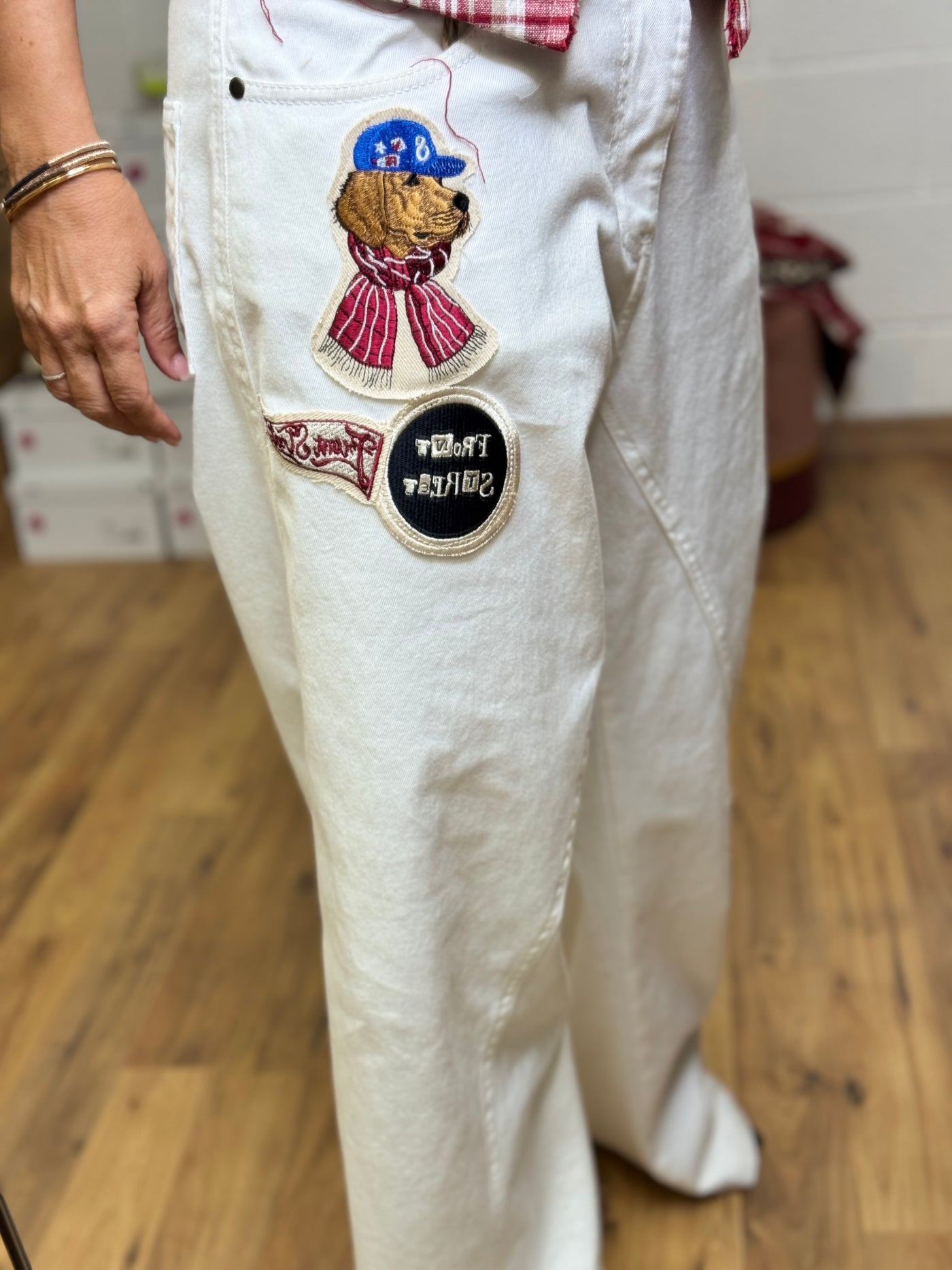 Front Street. Wide leg bianco con patch-50%
