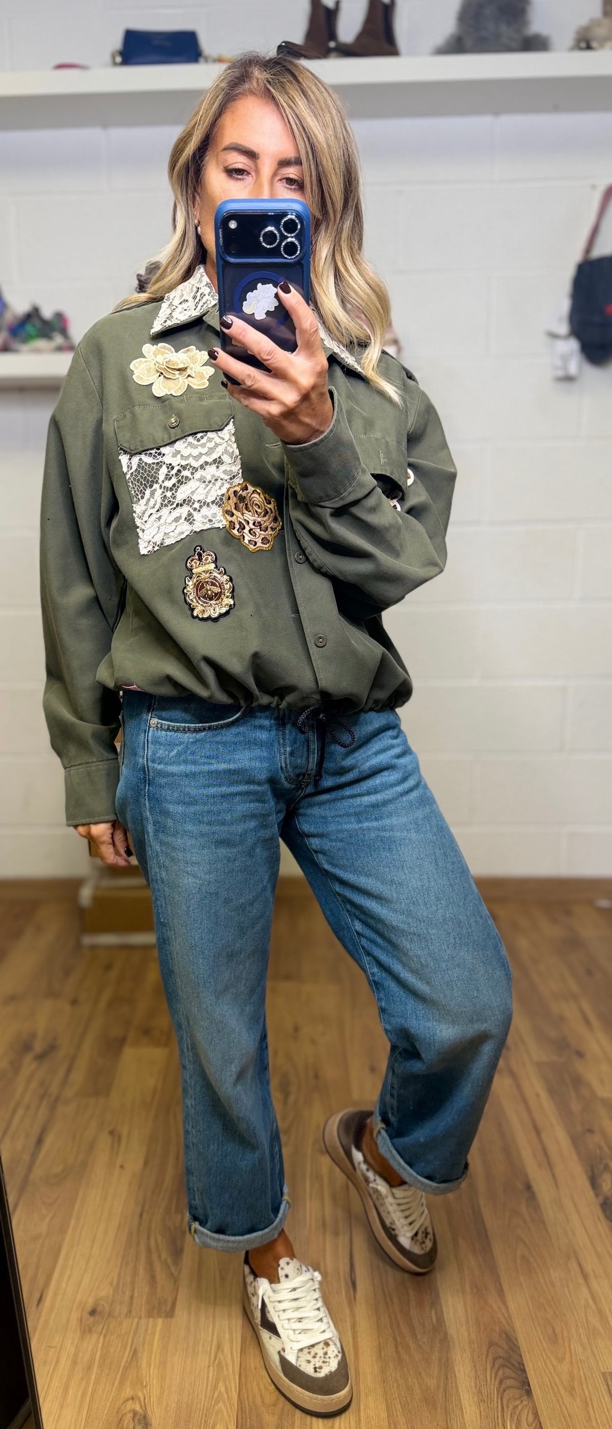 AB Pink. Bomber verde militare con applicazioni gioiello