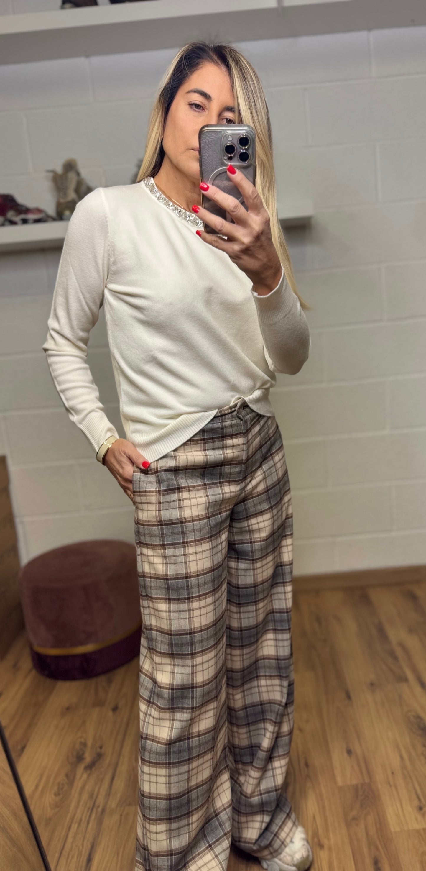 Le streghe. Pull gioiello