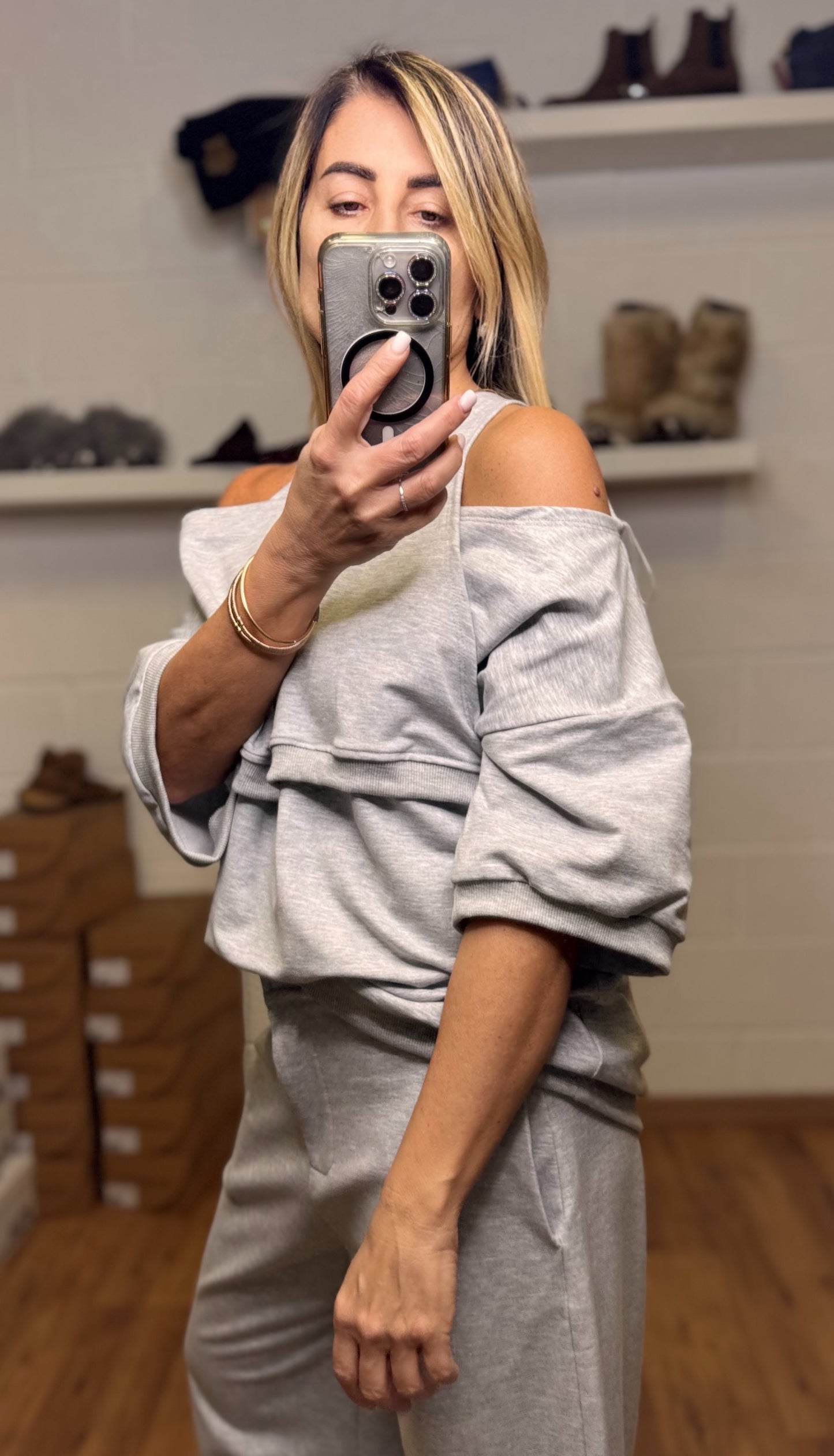 Le streghe.Felpa grigia