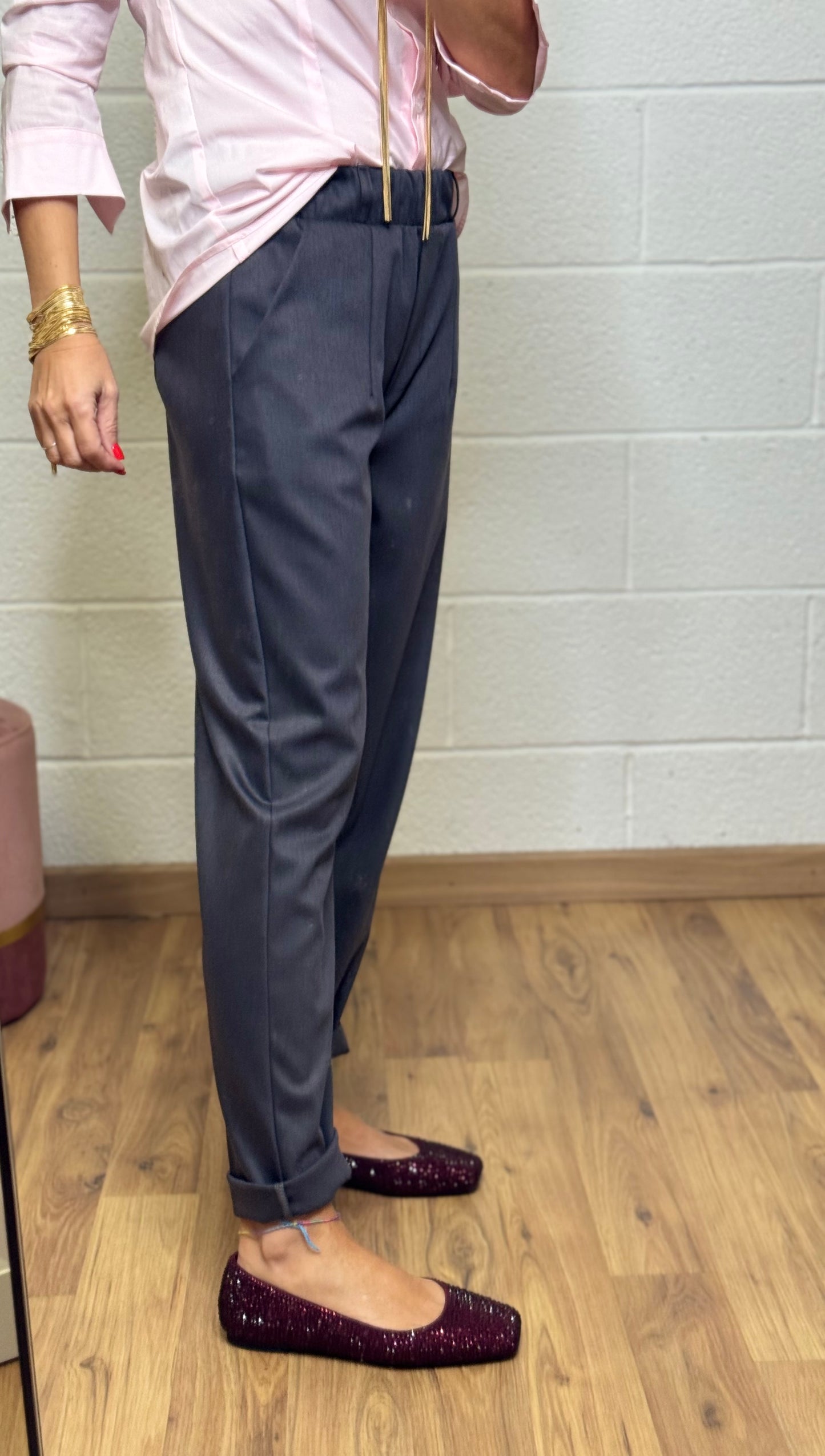 Le Streghe. Pantalone grigio-50%