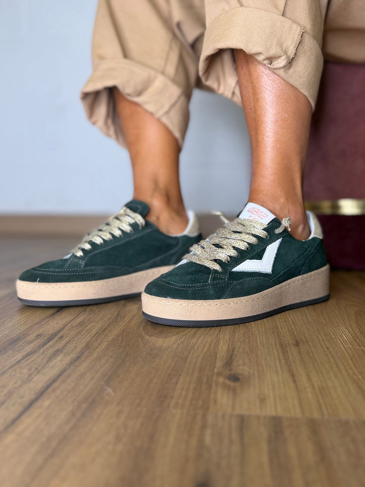 4B12. Sneakers in suede verde bosco