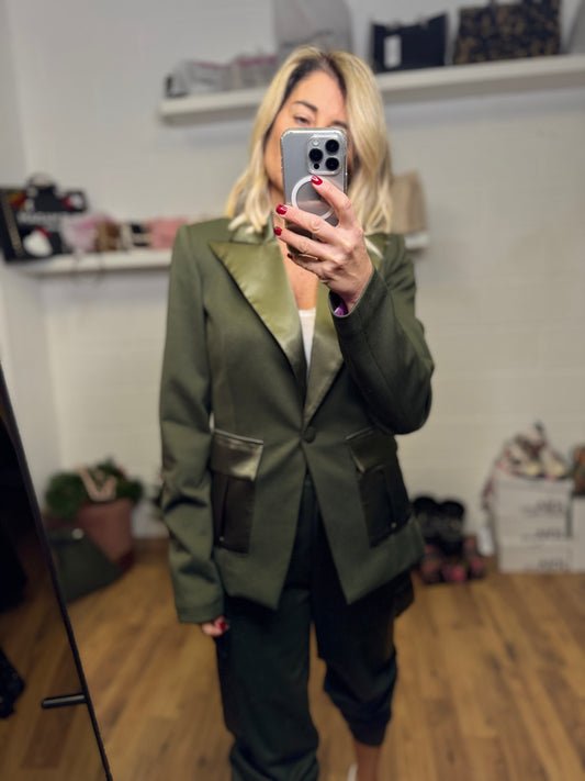 Mimi et mama. Blazer verde