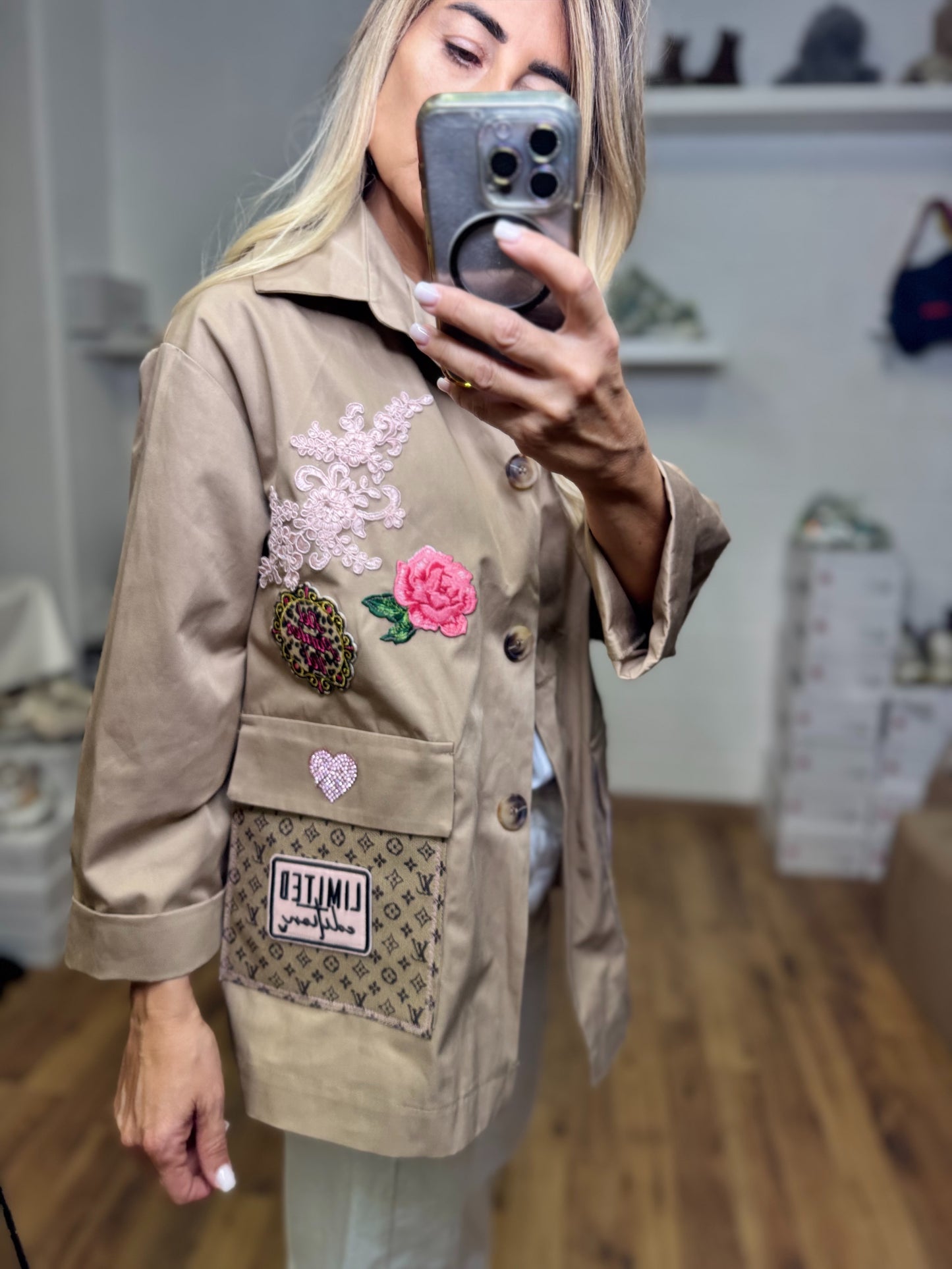 AB Pink. Chiarina con dettagli rosa