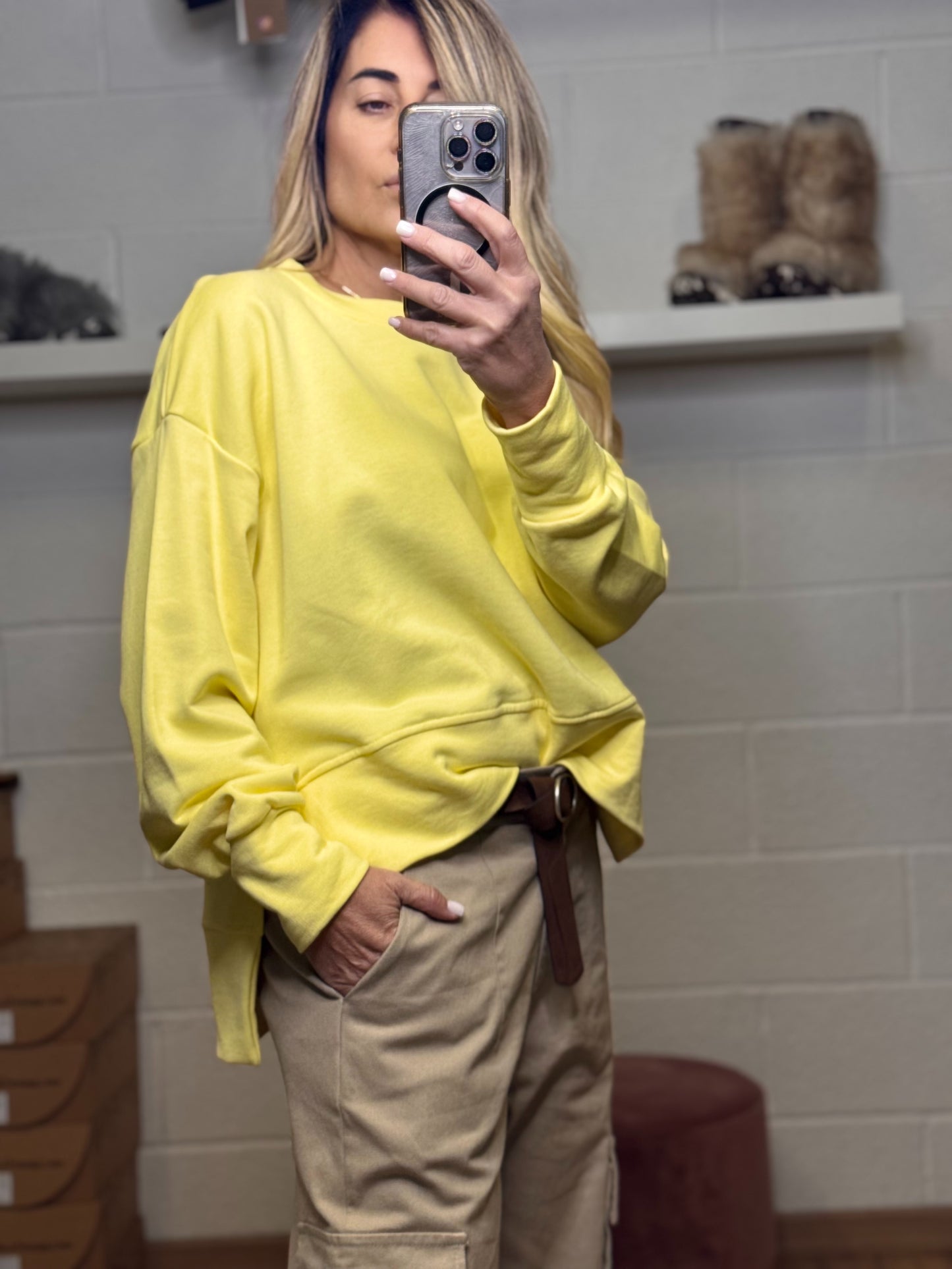 Le streghe. Felpa gialla