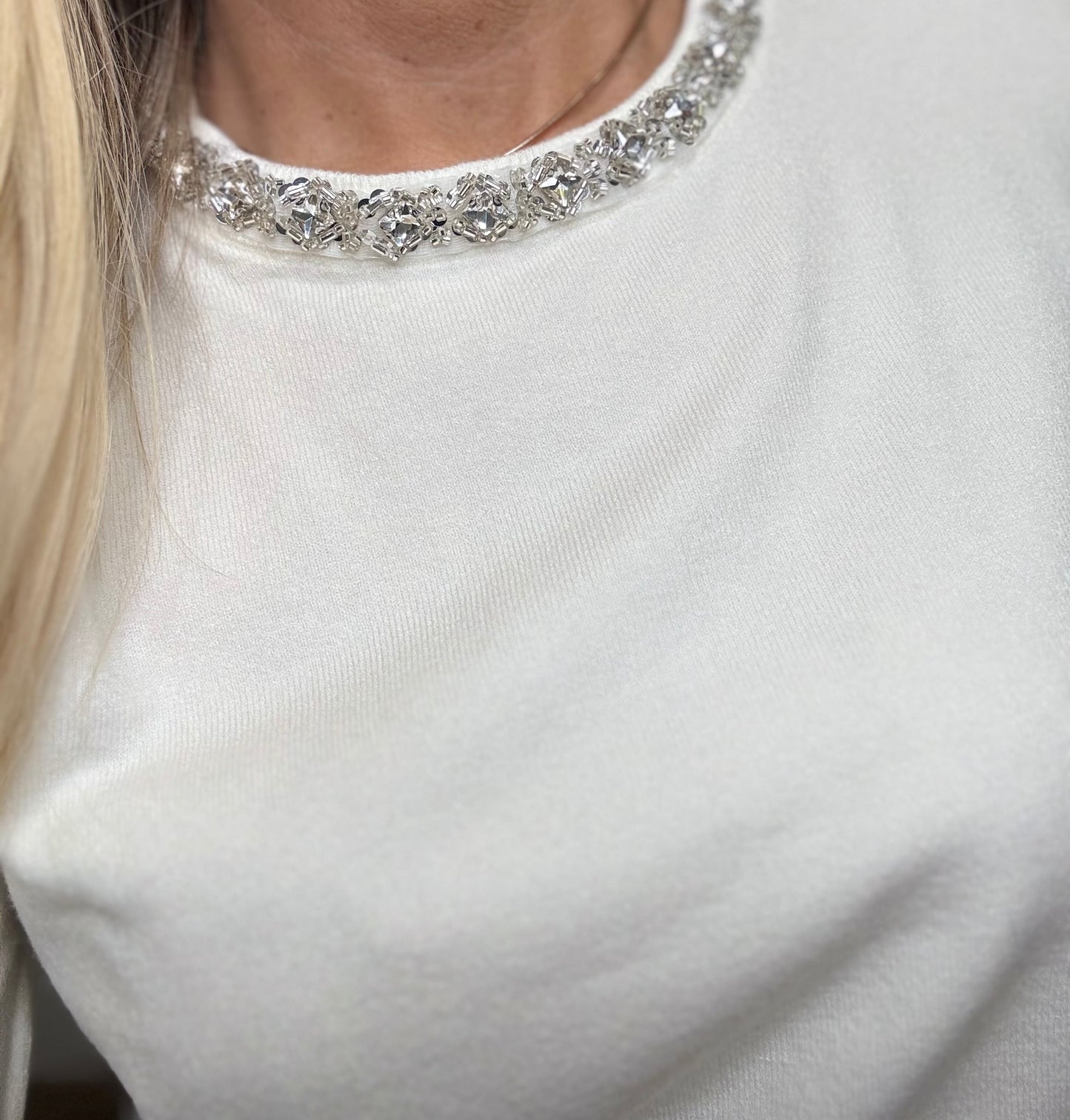 Le streghe. Pull gioiello