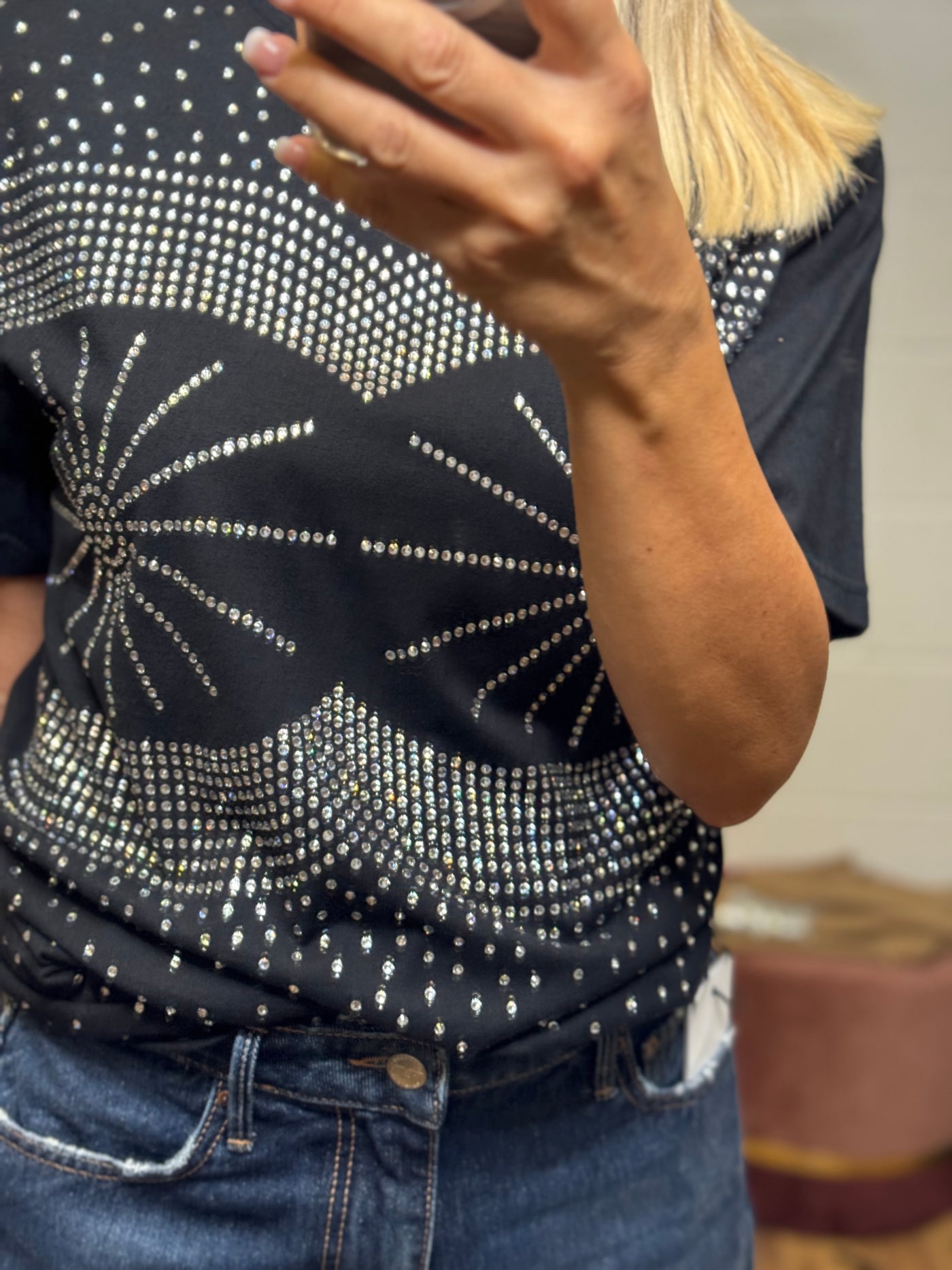 11loveisglamour. T-shirt nera -70%