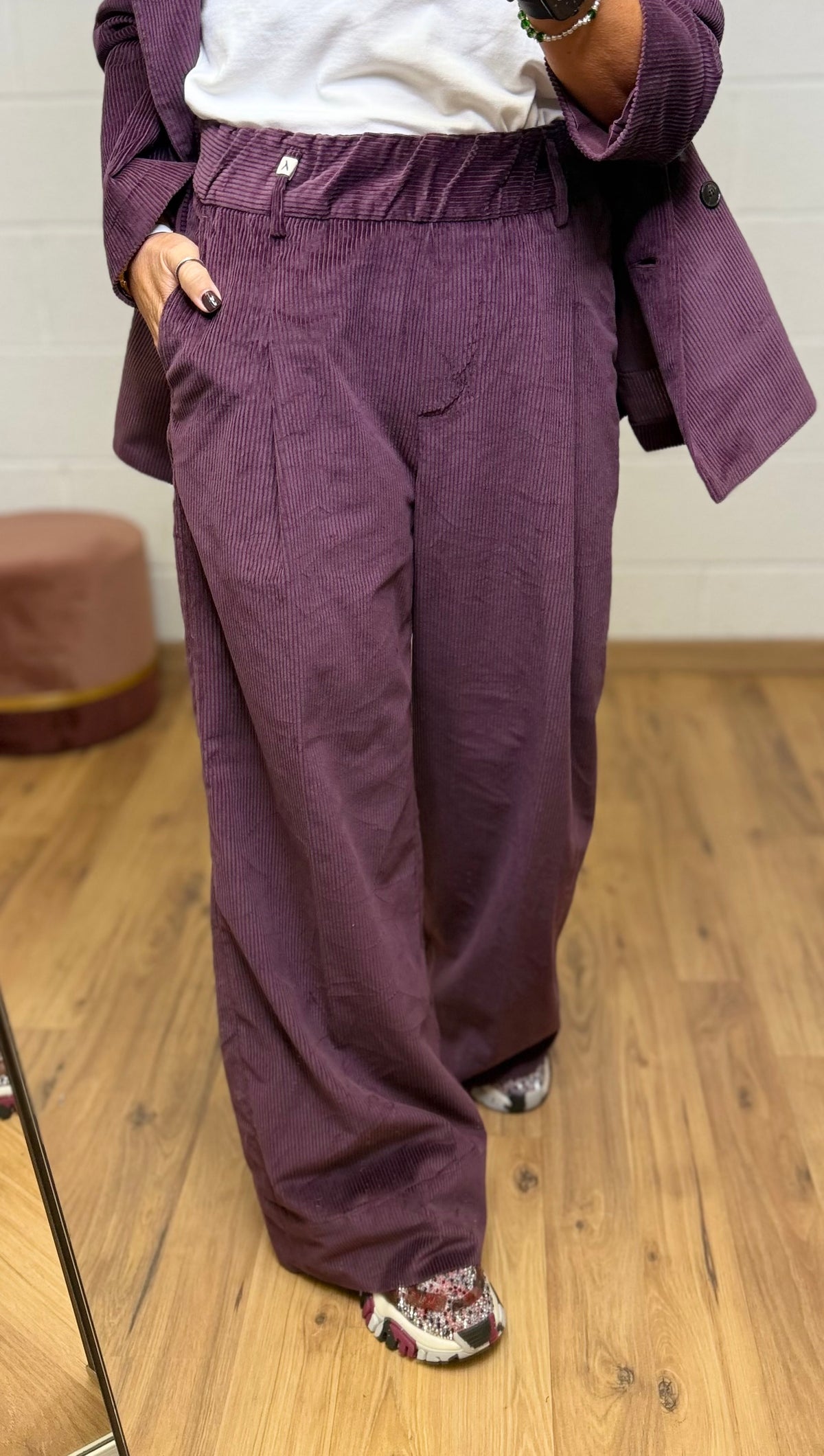 Myths. Pantalone palazzo in velluto millerighe burgundy