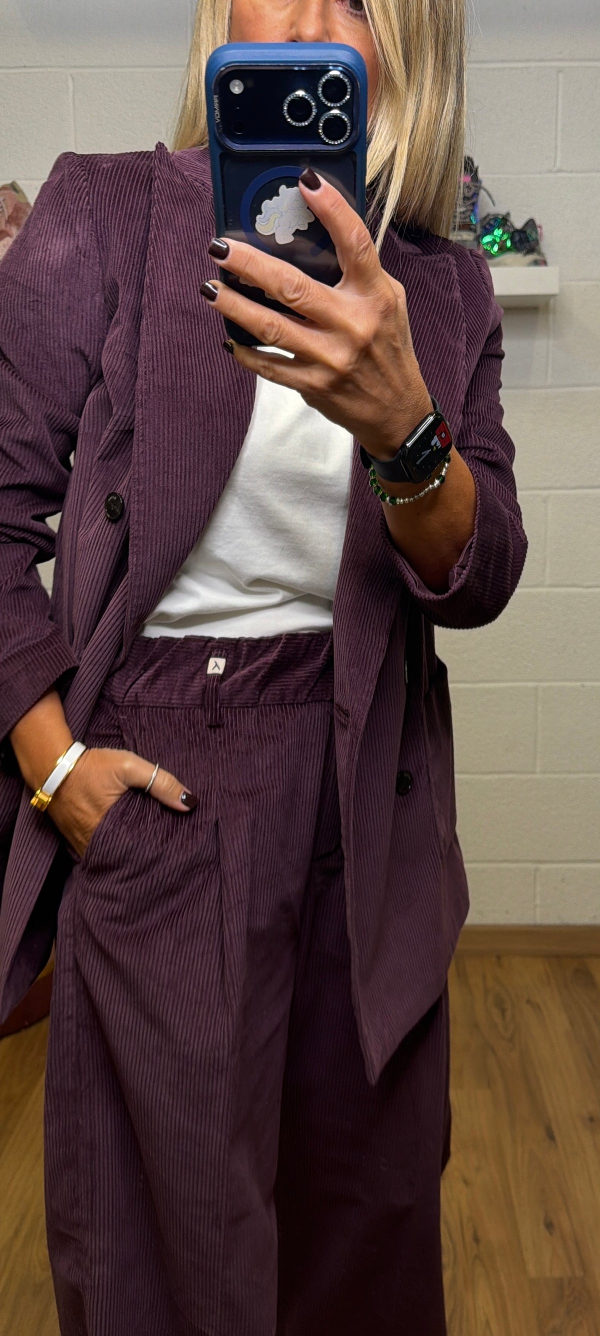 Myths. Blazer doppiopetto in velluto millerighe burgundi.